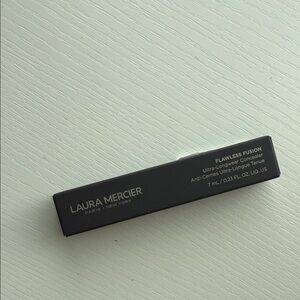 Laura Mercier Flawless Fusion Concealer - Black Packaging